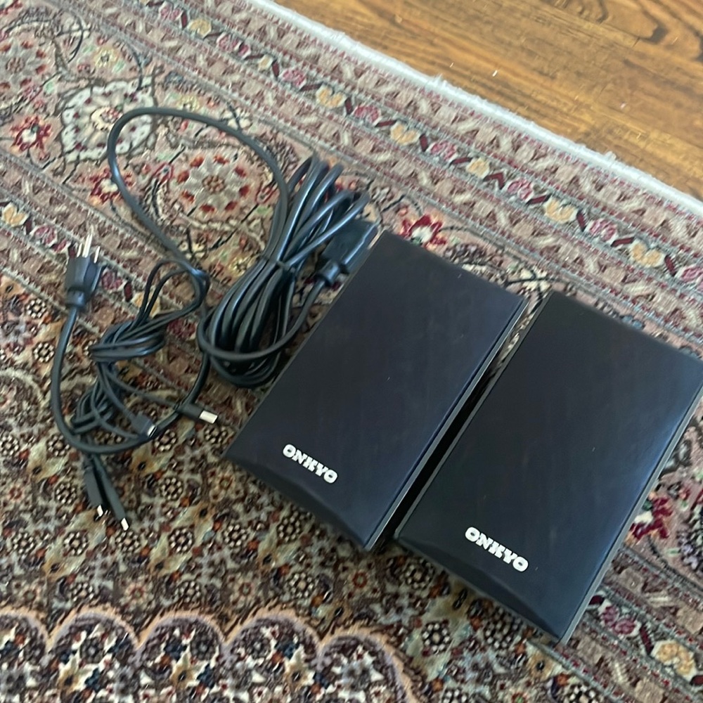 Surround sound speakers 🔊 ONKYO working!